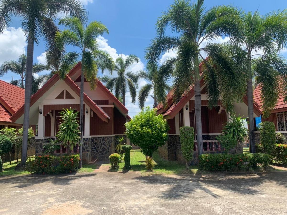Bunraksa Resort Kamphaeng Phet Buitenkant foto