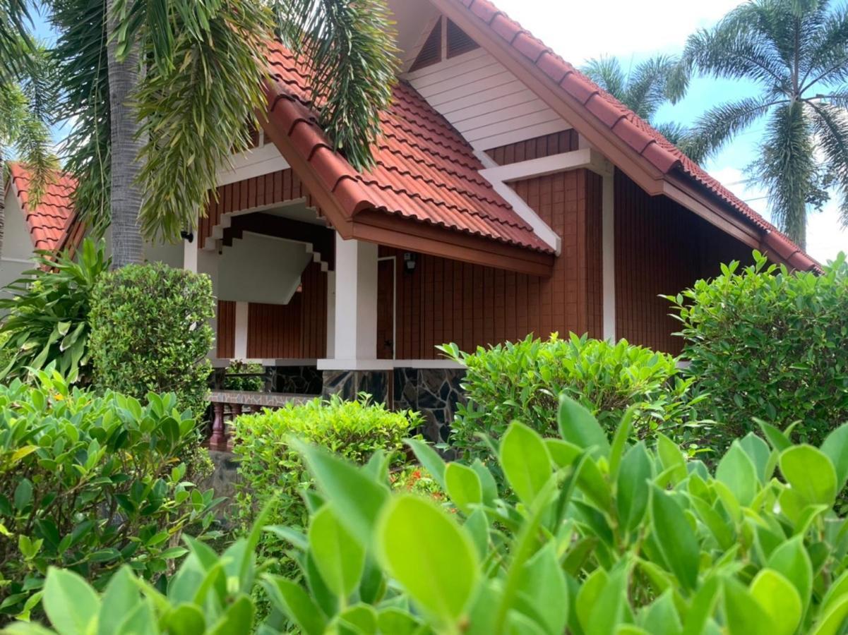 Bunraksa Resort Kamphaeng Phet Buitenkant foto
