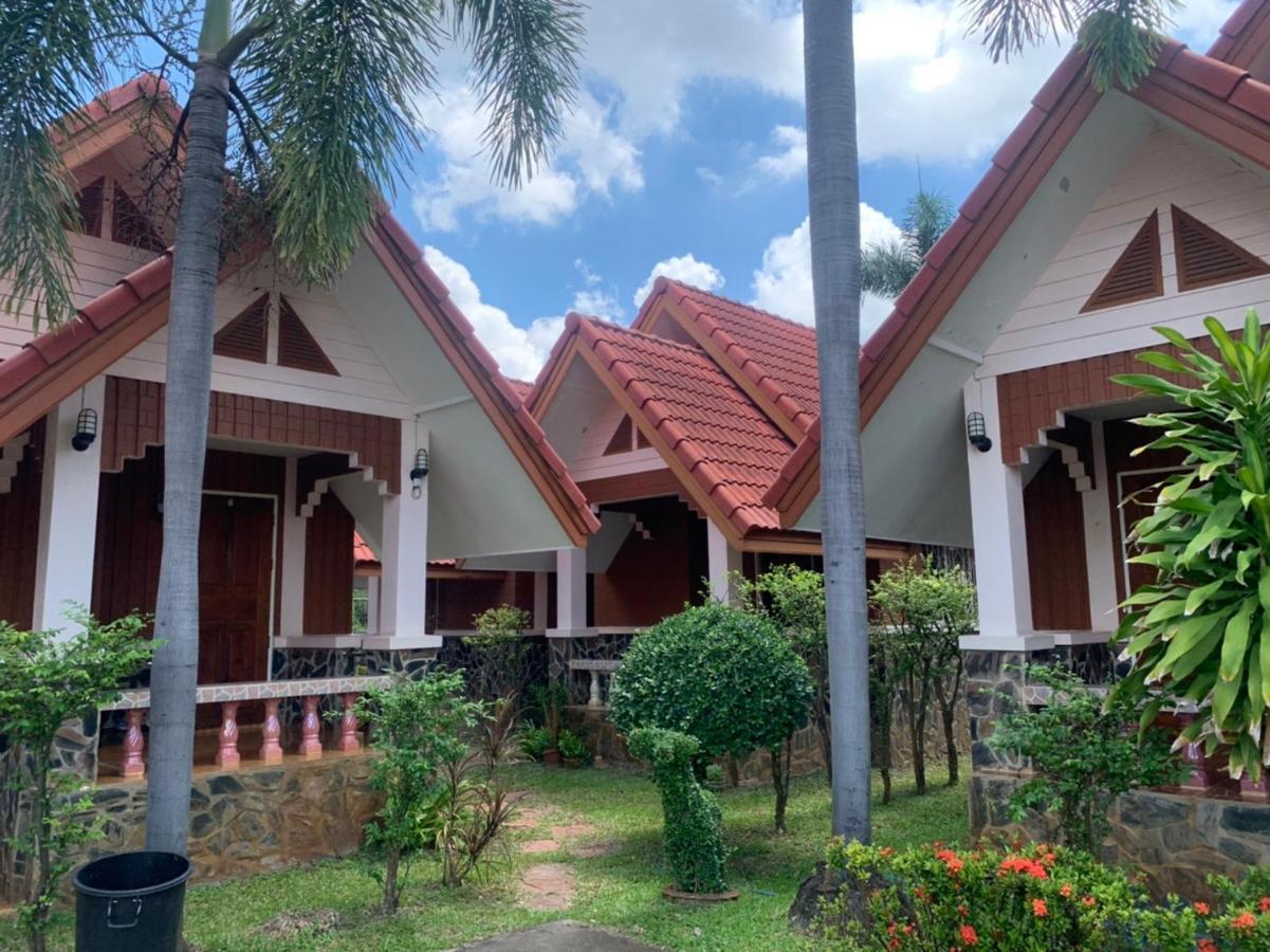 Bunraksa Resort Kamphaeng Phet Buitenkant foto