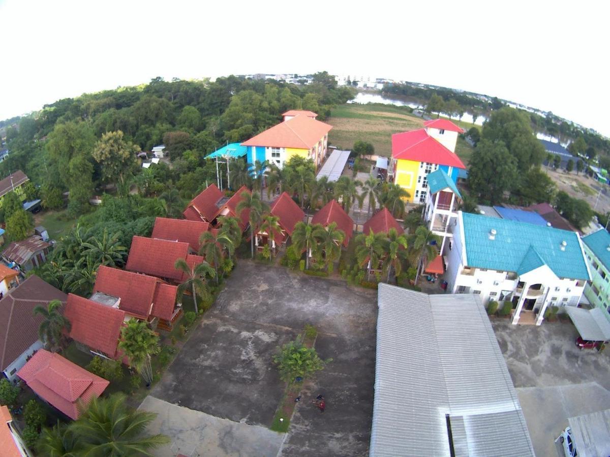 Bunraksa Resort Kamphaeng Phet Buitenkant foto