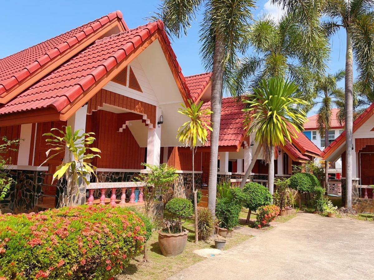 Bunraksa Resort Kamphaeng Phet Buitenkant foto