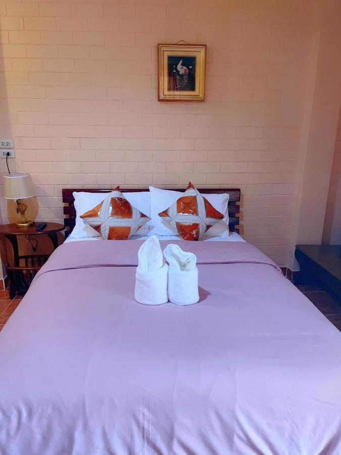 Bunraksa Resort Kamphaeng Phet Buitenkant foto